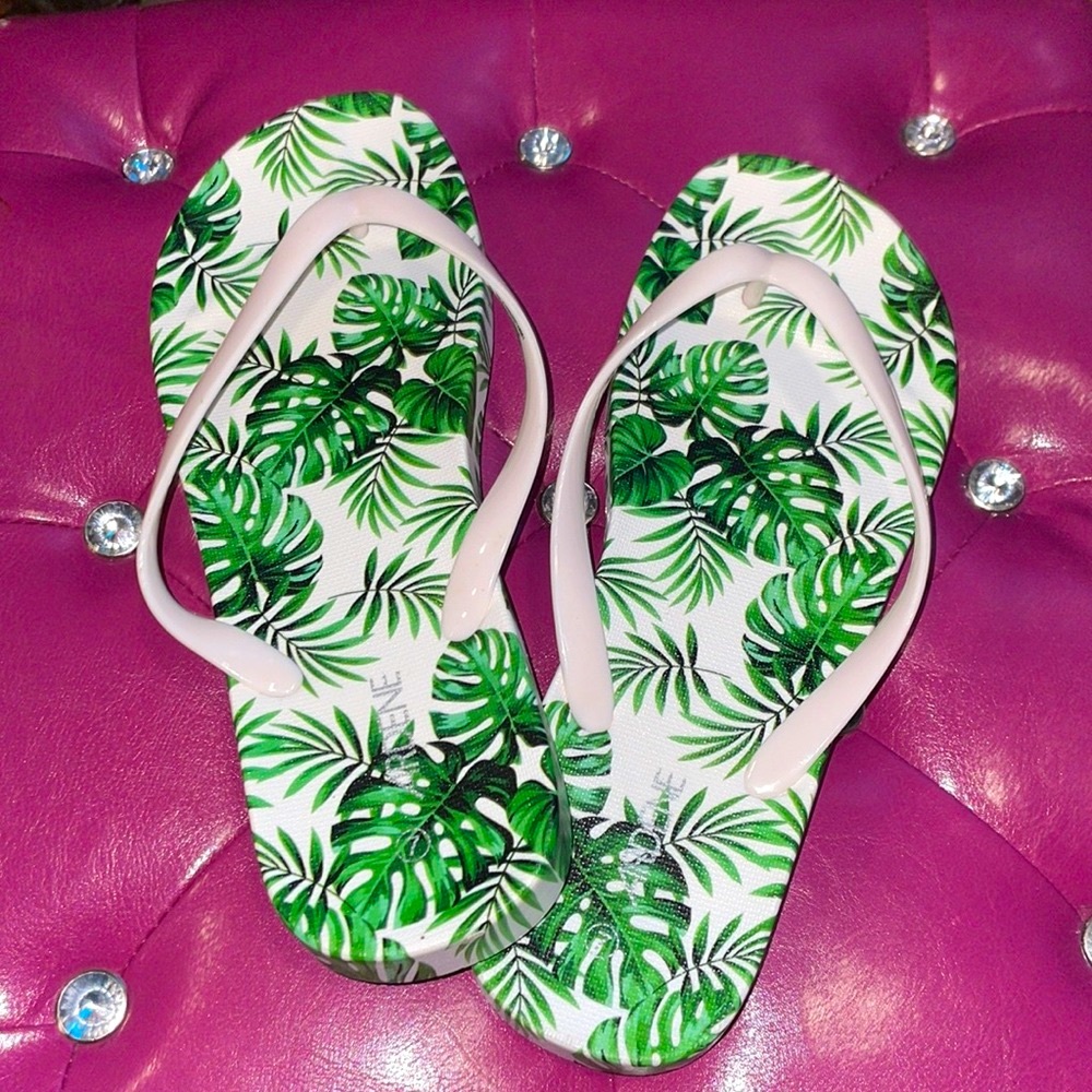 EUC Tropical flip-flop Sandals Size 7 for women